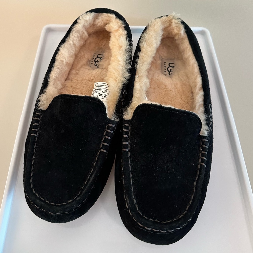 Ugg Ansley slippers black size 8